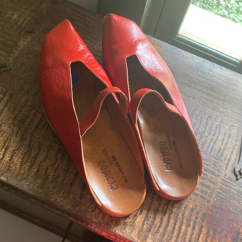 Size 41 bright red CYDWOQ mules